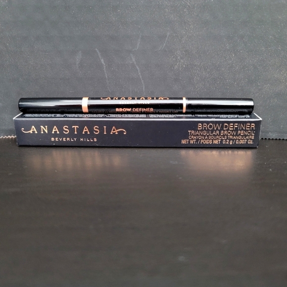 Anastasia Beverly Hills Other - Anastasia Beverly Hills Brow Definer Osft Brown
